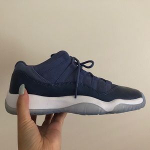 Jordan 11 Low Size 6Y / 7 W